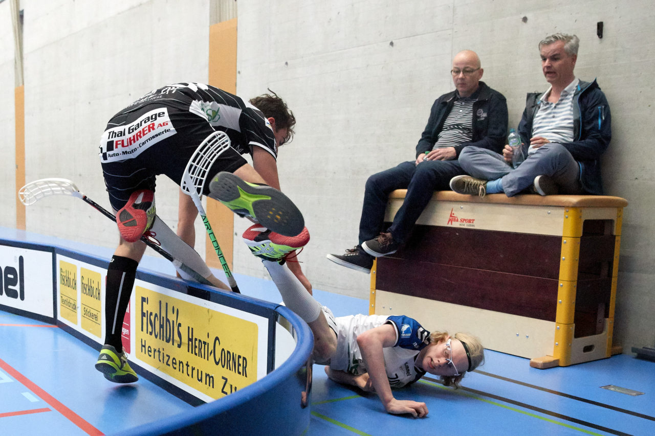 Zug United Herren NLB Aufstiegsspiele NLB/NLA   
Zug United - UHC Grünenmatt Sumiswald Resultat 9 : 3 
am 1. April 2017 in der Sporthalle Schönenbühl in Unterägeri 
Bild: Michael Peter