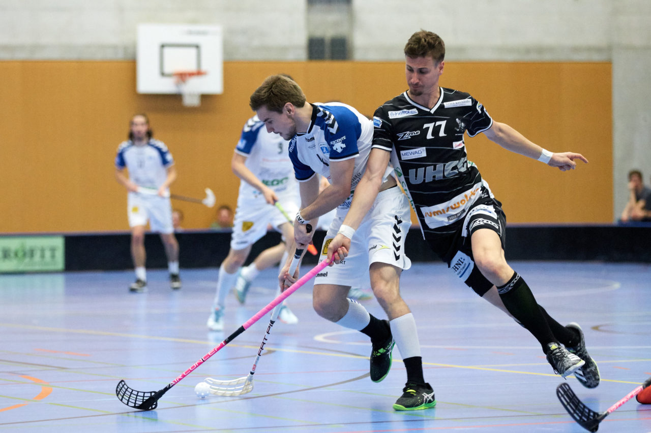 Zug United Herren NLB Aufstiegsspiele NLB/NLA   
Zug United - UHC Grünenmatt Sumiswald Resultat 9 : 3 
am 1. April 2017 in der Sporthalle Schönenbühl in Unterägeri 
Bild: Michael Peter