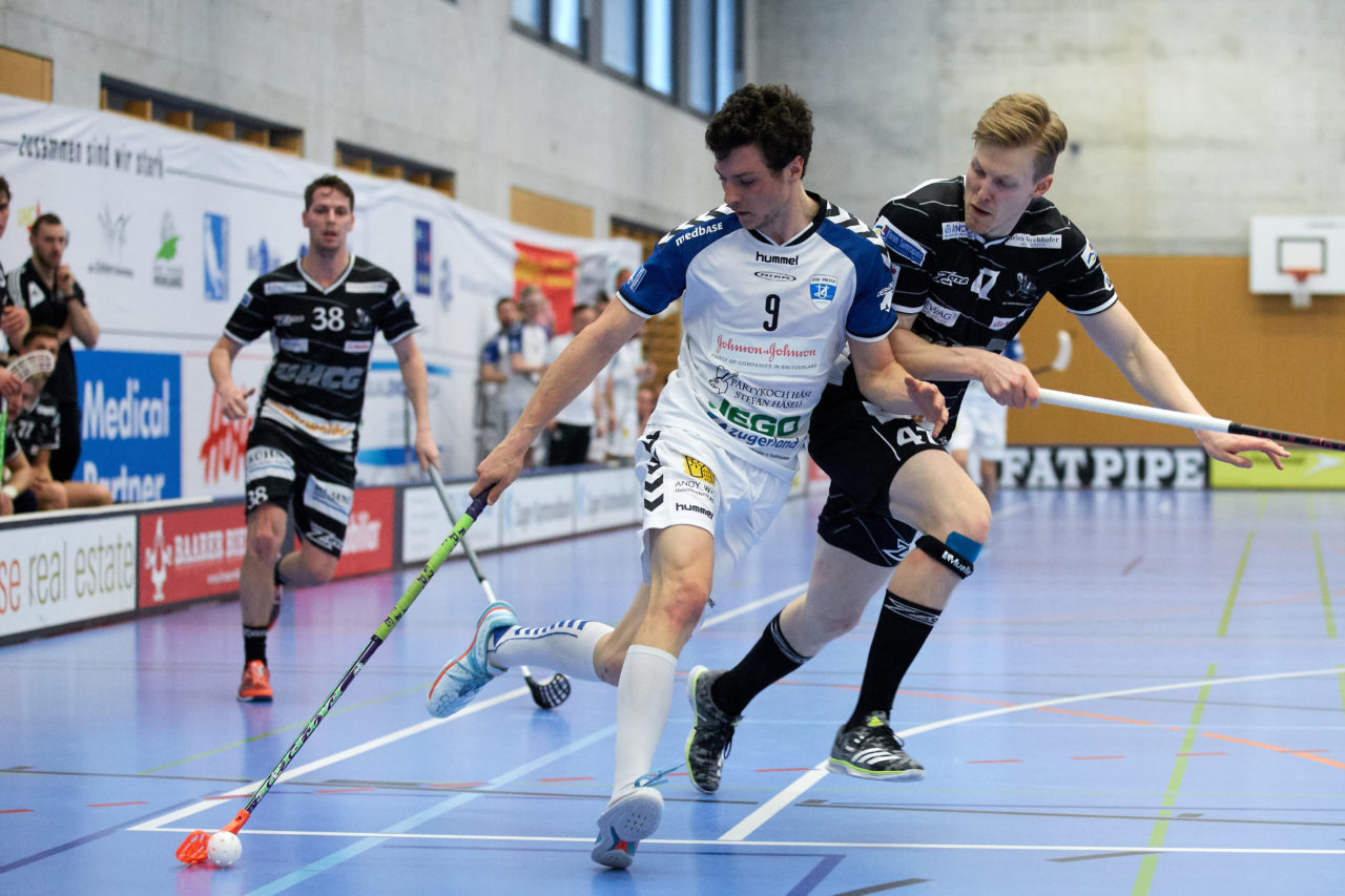 Zug United Herren NLB Aufstiegsspiele NLB/NLA   
Zug United - UHC Grünenmatt Sumiswald Resultat 9 : 3 
am 1. April 2017 in der Sporthalle Schönenbühl in Unterägeri 
Bild: Michael Peter