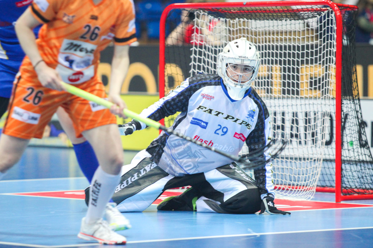 SWISS Arena (Kloten), 22.04.2017, Unihockey Damen NLA Superfinal, UHC Dietlikon - piranha chur, Monika Schmid (Nr. 29, UHC Dietlikon) im Tor

(Claudio Schwarz, unihockey-fotos.ch)

Copyright: Claudio Schwarz, unihockey-fotos.ch – Dieses Bild wurde durch swiss unihockey lizenziert und darf ausschliesslich auf den Online-Kanälen von swiss unihockey verwendet werden. Die redaktionelle oder kommerzielle Nutzung durch Dritte (Medien, Vereine, Unternehmen oder Privatpersonen) per Download von diesem flickr-Account ist ausgeschlossen. Das Bild kann bei Interesse via unihockey-fotos.ch kostenpflichtig lizenziert werden. unihockey-fotos.ch behält sich vor, fehlbaren Medien, Vereinen, Unternehmen oder Privatpersonen Bilder mit einem Zuschlag in Rechnung zu stellen.