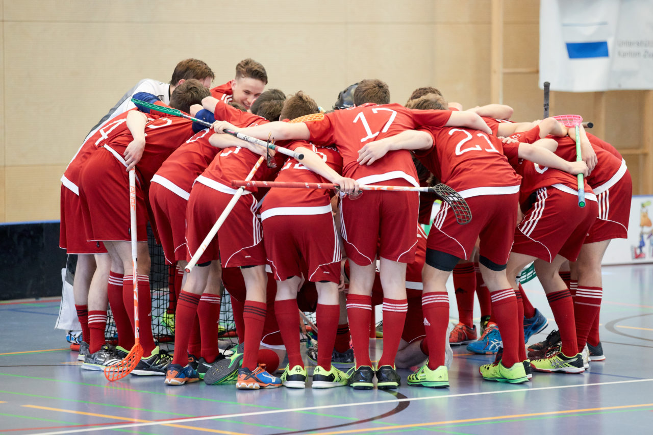 Junioren U17 Trophy Finalturnier mit den Teams U17 Zentral, U17 West, U17 Ost,  Zug United U18, Zürich United B18 und Team Bern am 29. und 30. April 2017 in der Sporthalle Hofmatt in Oberägeri 
Bild: Michael Peter