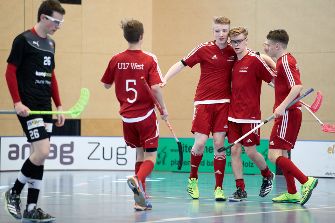 Junioren U17 Trophy Finalturnier mit den Teams U17 Zentral, U17 West, U17 Ost,  Zug United U18, Zürich United B18 und Team Bern am 29. und 30. April 2017 in der Sporthalle Hofmatt in Oberägeri 
Bild: Michael Peter