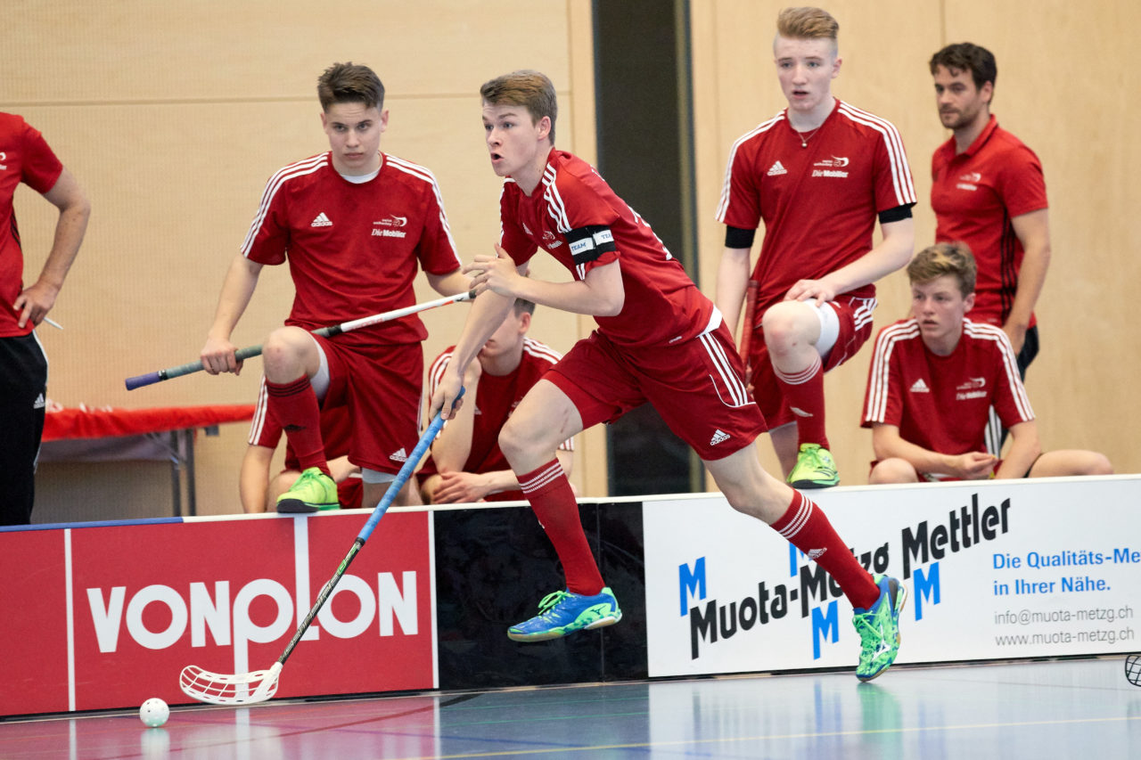 Junioren U17 Trophy Finalturnier mit den Teams U17 Zentral, U17 West, U17 Ost,  Zug United U18, Zürich United B18 und Team Bern am 29. und 30. April 2017 in der Sporthalle Hofmatt in Oberägeri 
Bild: Michael Peter