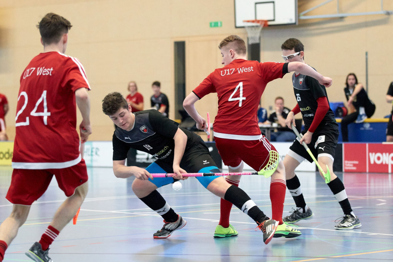 Junioren U17 Trophy Finalturnier mit den Teams U17 Zentral, U17 West, U17 Ost,  Zug United U18, Zürich United B18 und Team Bern am 29. und 30. April 2017 in der Sporthalle Hofmatt in Oberägeri 
Bild: Michael Peter