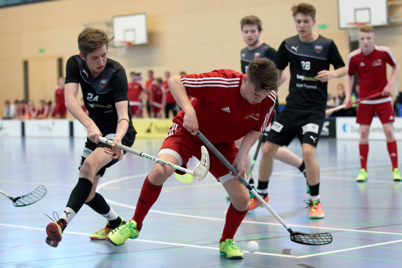 Junioren U17 Trophy Finalturnier mit den Teams U17 Zentral, U17 West, U17 Ost,  Zug United U18, Zürich United B18 und Team Bern am 29. und 30. April 2017 in der Sporthalle Hofmatt in Oberägeri 
Bild: Michael Peter