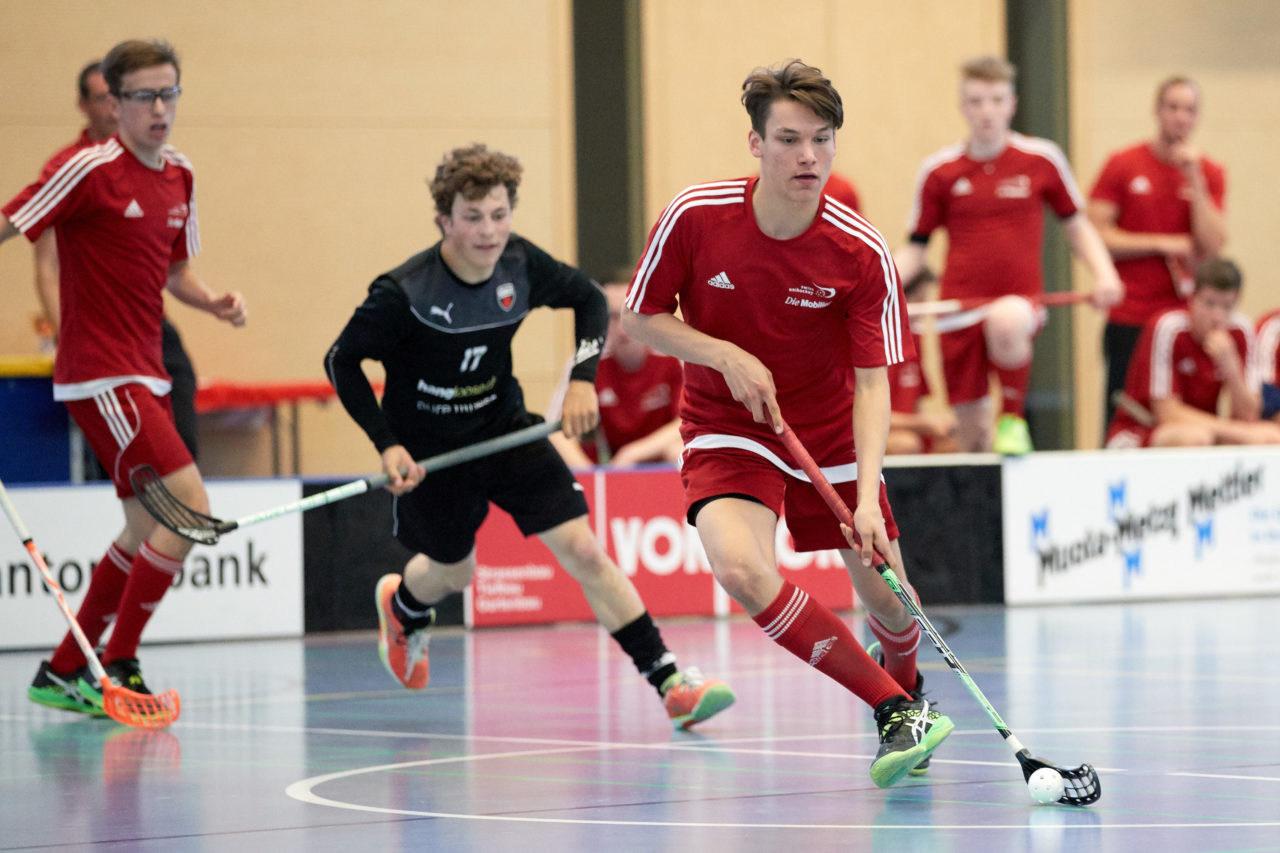 Junioren U17 Trophy Finalturnier mit den Teams U17 Zentral, U17 West, U17 Ost,  Zug United U18, Zürich United B18 und Team Bern am 29. und 30. April 2017 in der Sporthalle Hofmatt in Oberägeri 
Bild: Michael Peter