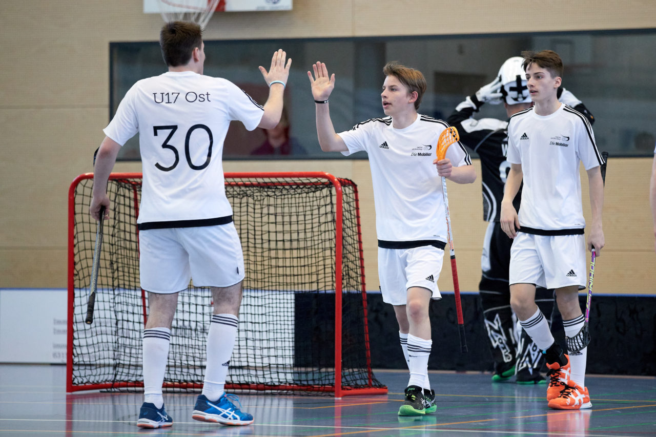 Junioren U17 Trophy Finalturnier mit den Teams U17 Zentral, U17 West, U17 Ost,  Zug United U18, Zürich United B18 und Team Bern am 29. und 30. April 2017 in der Sporthalle Hofmatt in Oberägeri 
Bild: Michael Peter