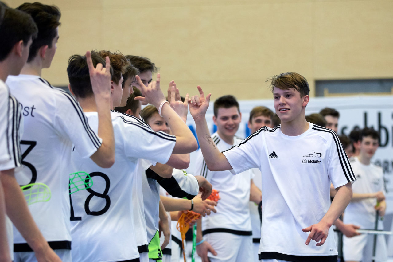 Junioren U17 Trophy Finalturnier mit den Teams U17 Zentral, U17 West, U17 Ost,  Zug United U18, Zürich United B18 und Team Bern am 29. und 30. April 2017 in der Sporthalle Hofmatt in Oberägeri 
Bild: Michael Peter