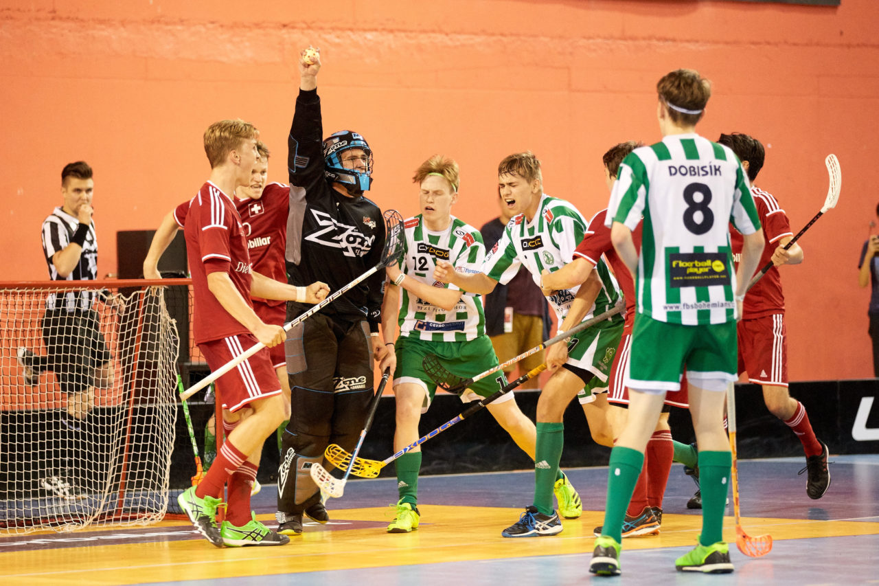 Unihockey Nachwuchsturnier Prague Games der grössten Schweizer Teilnehmerdelegation unter dem Namen Zug United vom 10. bis 14. Juli 2017 in Prag, Tschechische Republik
Kategorien Boys B12 bis Boys B18 und Girls G12 bis Girls G18
Bilder: Michael Peter