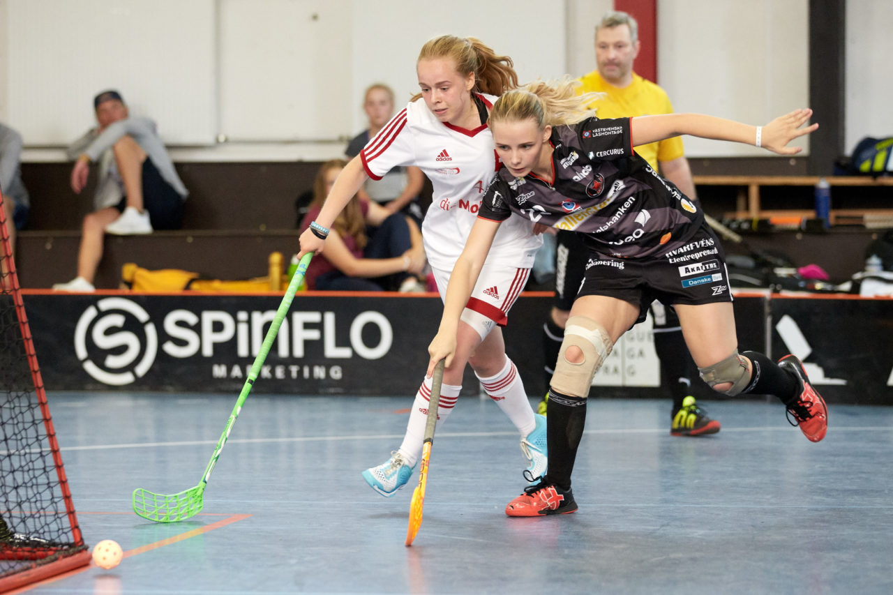 Unihockey Nachwuchsturnier Prague Games der grössten Schweizer Teilnehmerdelegation unter dem Namen Zug United vom 10. bis 14. Juli 2017 in Prag, Tschechische Republik
Kategorien Boys B12 bis Boys B18 und Girls G12 bis Girls G18
Bilder: Michael Peter