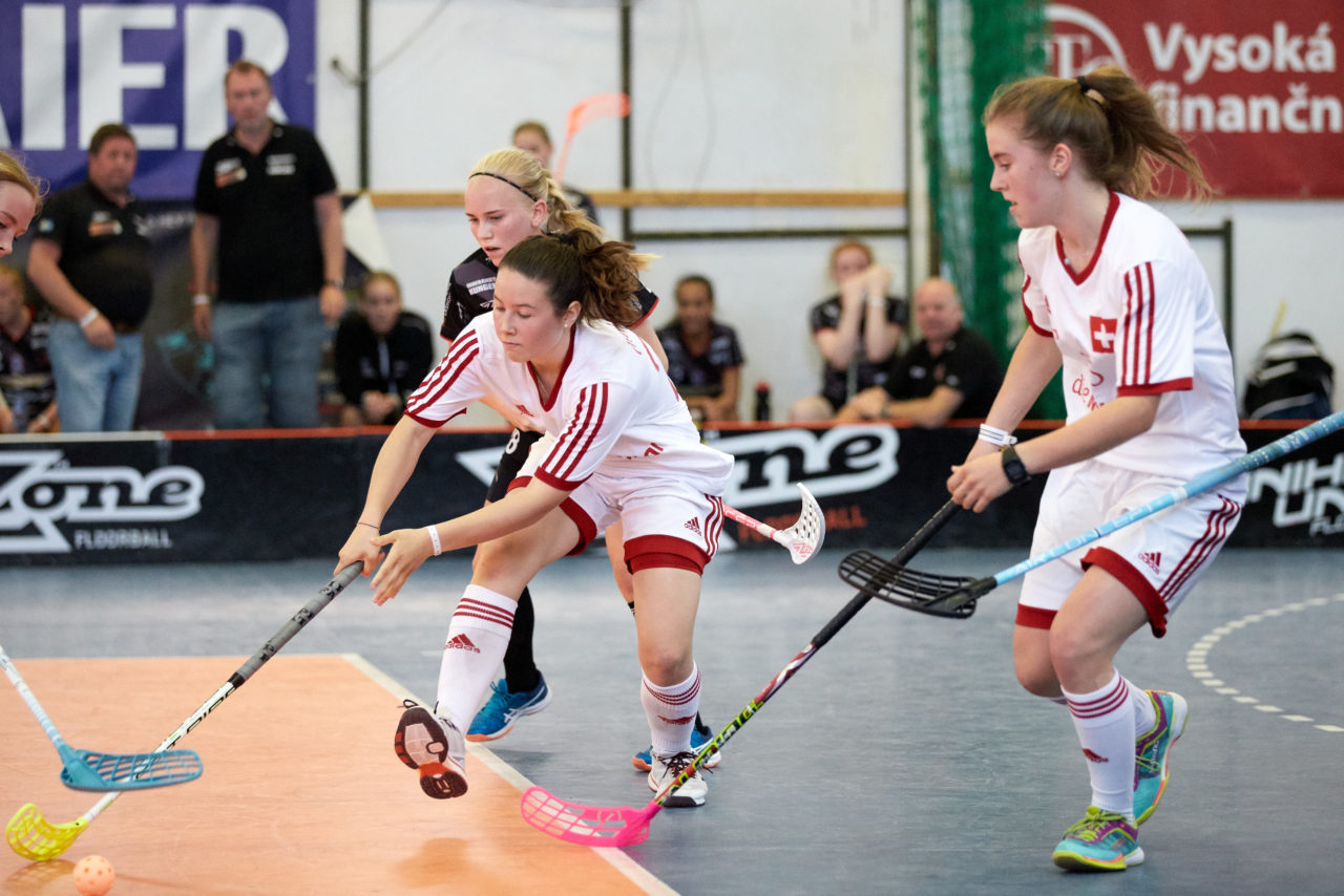 Unihockey Nachwuchsturnier Prague Games der grössten Schweizer Teilnehmerdelegation unter dem Namen Zug United vom 10. bis 14. Juli 2017 in Prag, Tschechische Republik
Kategorien Boys B12 bis Boys B18 und Girls G12 bis Girls G18
Bilder: Michael Peter
