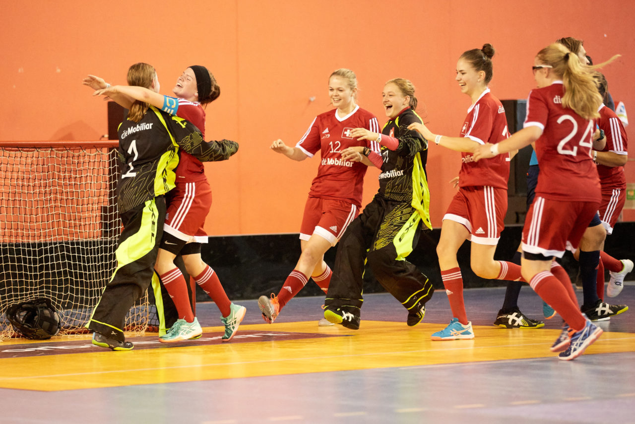 Unihockey Nachwuchsturnier Prague Games der grössten Schweizer Teilnehmerdelegation unter dem Namen Zug United vom 10. bis 14. Juli 2017 in Prag, Tschechische Republik
Kategorien Boys B12 bis Boys B18 und Girls G12 bis Girls G18
Bilder: Michael Peter