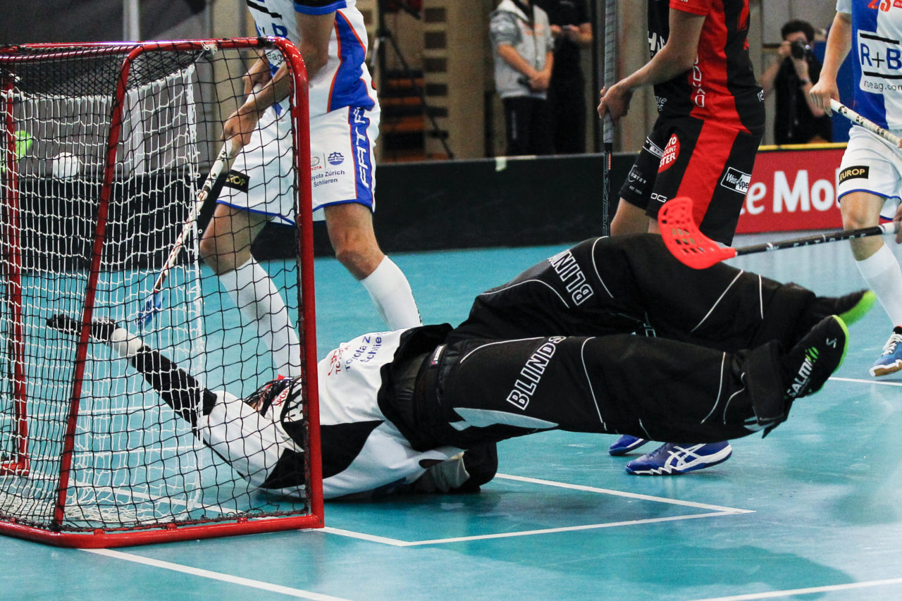 Pascal Meier (Nr. 30, GC Unihockey) wird zum ersten Mal bezwungen.

(16.09.2017; UHC Uster - GC Unihockey; Buchholz, Uster)
Photos: www.unihockey-fotos.ch Claudio Thoma