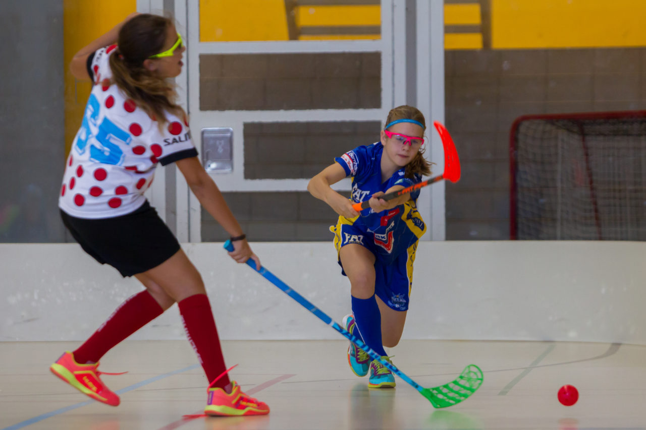 Farlifang (Zumikon), 23.09.2017, Unihockey Juniorinnen C, UHC Dietlikon - Red Ants Rychenberg Winterthur

(Claudio Schwarz, unihockey-fotos.ch)

Copyright: Claudio Schwarz, unihockey-fotos.ch – Dieses Bild wurde durch swiss unihockey lizenziert und darf ausschliesslich auf den Online-Kanälen von swiss unihockey verwendet werden. Die redaktionelle oder kommerzielle Nutzung durch Dritte (Medien, Vereine, Unternehmen oder Privatpersonen) per Download von diesem flickr-Account ist ausgeschlossen. Das Bild kann bei Interesse via unihockey-fotos.ch kostenpflichtig lizenziert werden. unihockey-fotos.ch behält sich vor, fehlbaren Medien, Vereinen, Unternehmen oder Privatpersonen Bilder mit einem Zuschlag in Rechnung zu stellen.