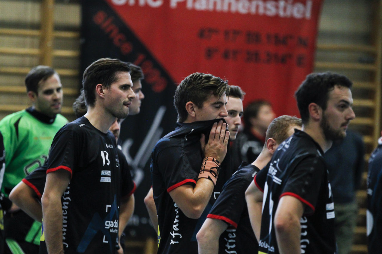 Enttaeuschung bei Remo Gallati (Nr. 81, UHC Pfannenstiel Egg).

(8.10.2017; UHC Pfannenstiel Egg - Floorball Thurgau; Sporthalle Kirchwies, Egg)
Photos: www.unihockey-fotos.ch Claudio Thoma