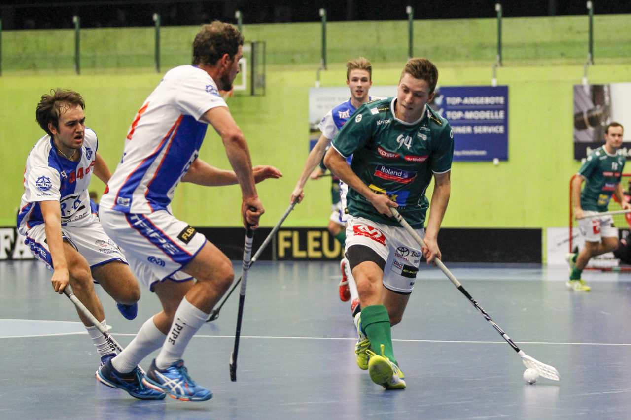 Ein Abschluss von Marco Louis (Nr. 94, SV Wiler-Ersigen).

14.10.2017; GC Unihockey - SV Wiler Ersigen, Sporthalle Hardau; Zuerich)
Photos: www.unihockey-fotos.ch Claudio Thoma