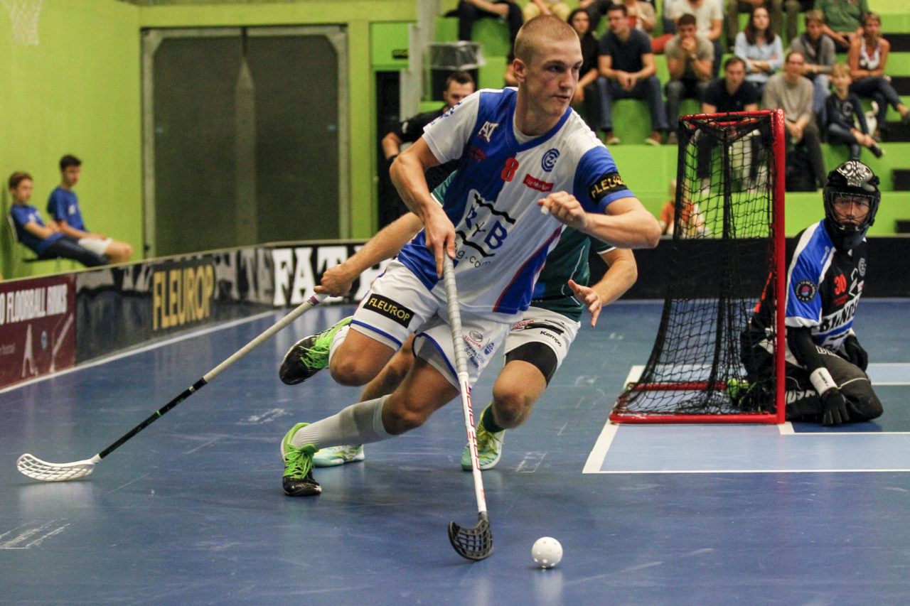 Moritz Mock (Nr. 8, GC Unihockey) mit Zug nach vorne.

14.10.2017; GC Unihockey - SV Wiler Ersigen, Sporthalle Hardau; Zuerich)
Photos: www.unihockey-fotos.ch Claudio Thoma