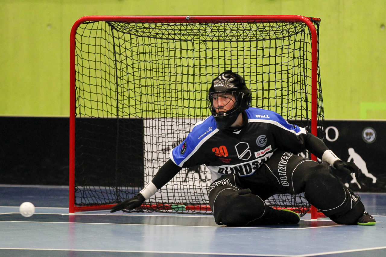 Pascal Meier (Nr. 30, GC Unihockey) verfolgt den Ball.

14.10.2017; GC Unihockey - SV Wiler Ersigen, Sporthalle Hardau; Zuerich)
Photos: www.unihockey-fotos.ch Claudio Thoma