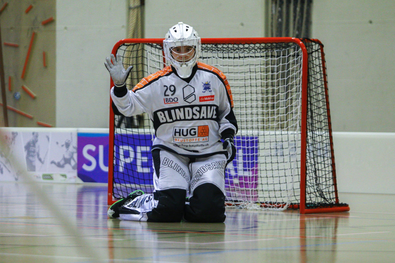 Hüenerweid (Dietlikon), 01.10.2017, Unihockey Damen NLA 4. Runde, UHC Dietlikon - Unihockey Berner Oberland, Monika Schmid (Nr. 29, UHC Dietlikon)

(Claudio Schwarz, unihockey-fotos.ch)

Copyright: Claudio Schwarz, unihockey-fotos.ch – Dieses Bild wurde durch swiss unihockey lizenziert und darf ausschliesslich auf den Online-Kanälen von swiss unihockey verwendet werden. Die redaktionelle oder kommerzielle Nutzung durch Dritte (Medien, Vereine, Unternehmen oder Privatpersonen) per Download von diesem flickr-Account ist ausgeschlossen. Das Bild kann bei Interesse via unihockey-fotos.ch kostenpflichtig lizenziert werden. unihockey-fotos.ch behält sich vor, fehlbaren Medien, Vereinen, Unternehmen oder Privatpersonen Bilder mit einem Zuschlag in Rechnung zu stellen.