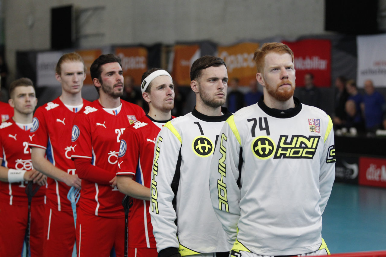 Die Tschechen bei der Hymne.

4.11.2017; Schweden U19 - Tschechien U19, Sporthalle Grossmatt; Kirchberg)
Photos: www.unihockey-fotos.ch Claudio Thoma