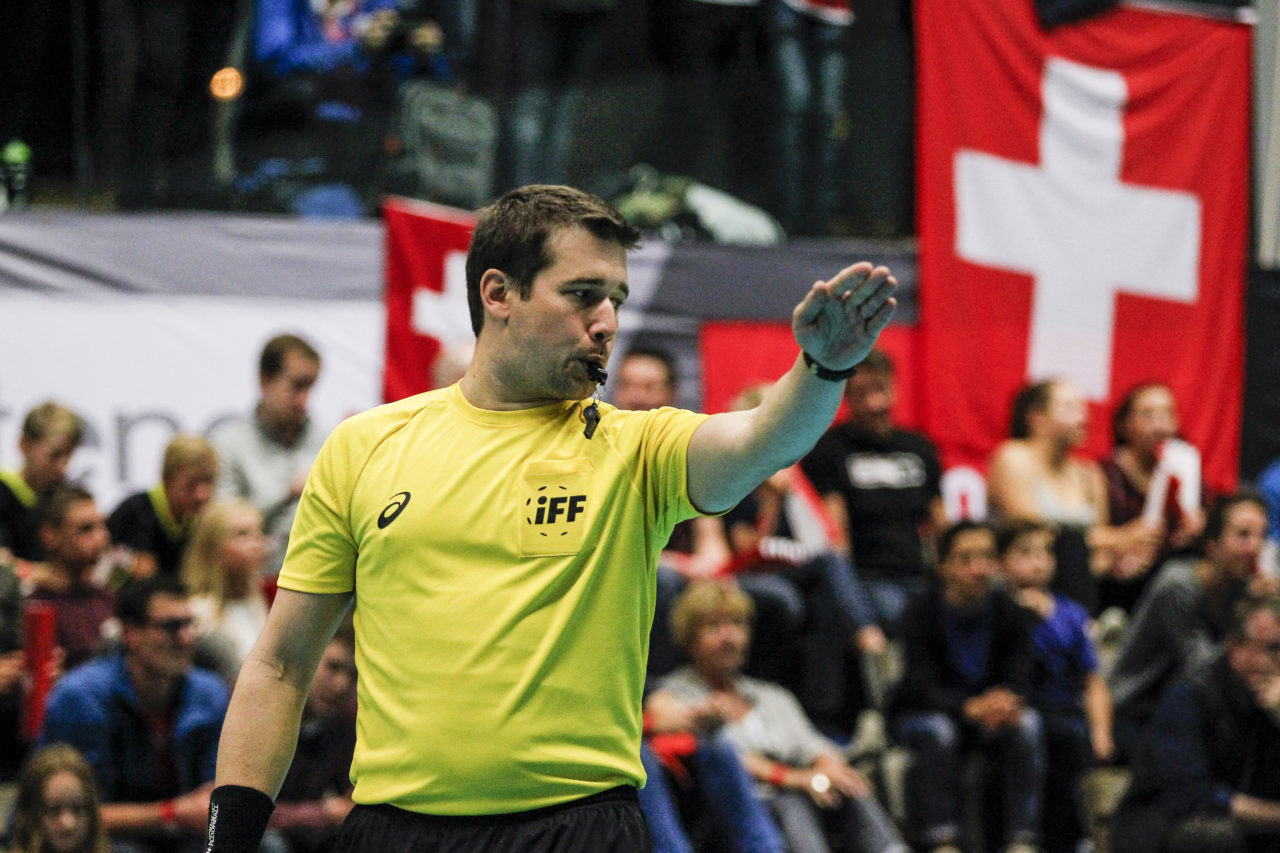 Das Spiel wird freigegeben.

4.11.2017; Schweden - Tschechien, Sporthalle Grossmatt; Kirchberg)
Photos: www.unihockey-fotos.ch Claudio Thoma