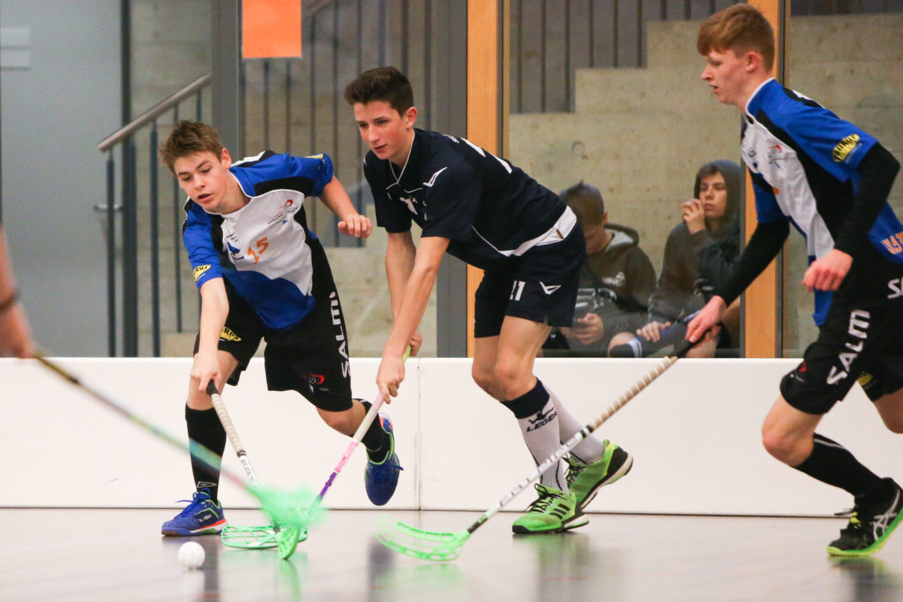 Doppelturnhalle Trimmis, Trimmis, 05.11.2017, Unihockey U15 Grischa-Challenge, Ticino - Zürich, Jacob von Wangenheim (Nr. 15, U15 Zürich)

(Severin Binkert, unihockey-fotos.ch)

Copyright: Severin Binkert, unihockey-fotos.ch – Dieses Bild wurde durch swiss unihockey lizenziert und darf ausschliesslich auf den Online-Kanälen von swiss unihockey verwendet werden. Die redaktionelle oder kommerzielle Nutzung durch Dritte (Medien, Vereine, Unternehmen oder Privatpersonen) per Download von diesem flickr-Account ist ausgeschlossen. Das Bild kann bei Interesse via unihockey-fotos.ch kostenpflichtig lizenziert werden. unihockey-fotos.ch behält sich vor, fehlbaren Medien, Vereinen, Unternehmen oder Privatpersonen Bilder mit einem Zuschlag in Rechnung zu stellen.