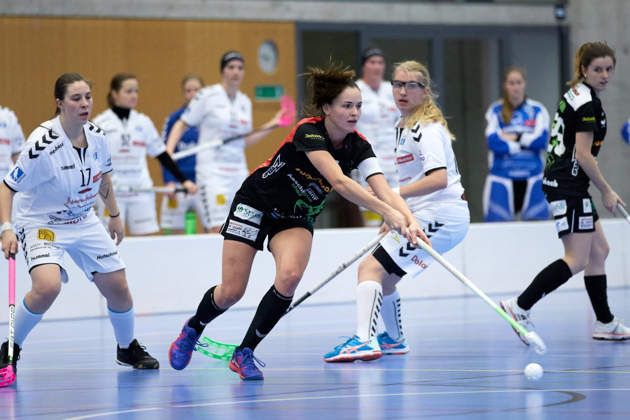 Zug United Damen NLA 
Zug United - UHV Skorpion Emmental 
Resultat 4 : 5 
am 18. November 2017 in der Sporthalle Schönenbühl in Unterägeri 
Bild: Michael Peter