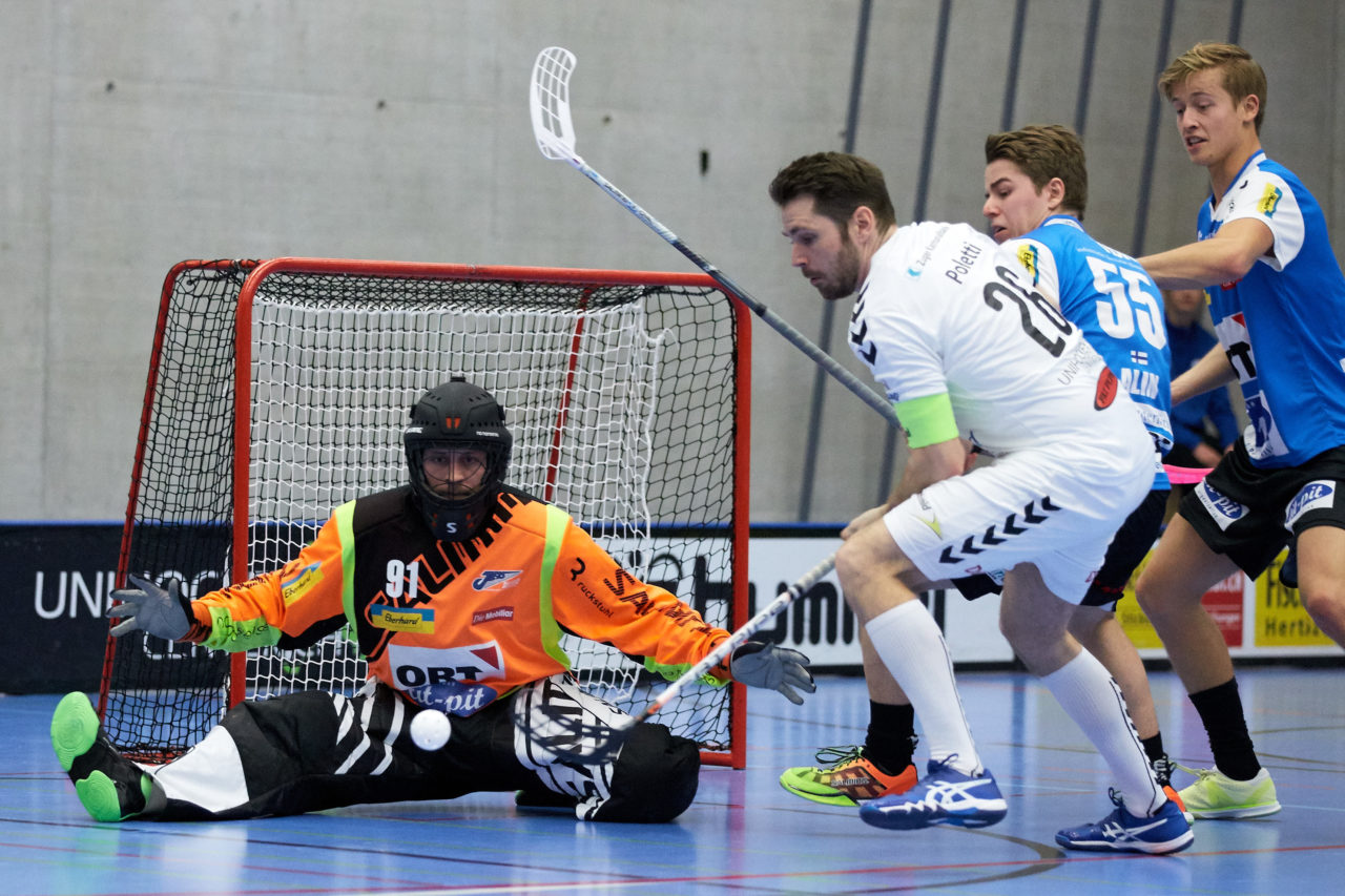Zug United Herren NLA
Zug United - Kloten-Bülach Jets 
Resultat 6 : 5 am 11. November 2017 in der Sporthalle Schönenbühl in Unterägeri 
Bild: Michael Peter