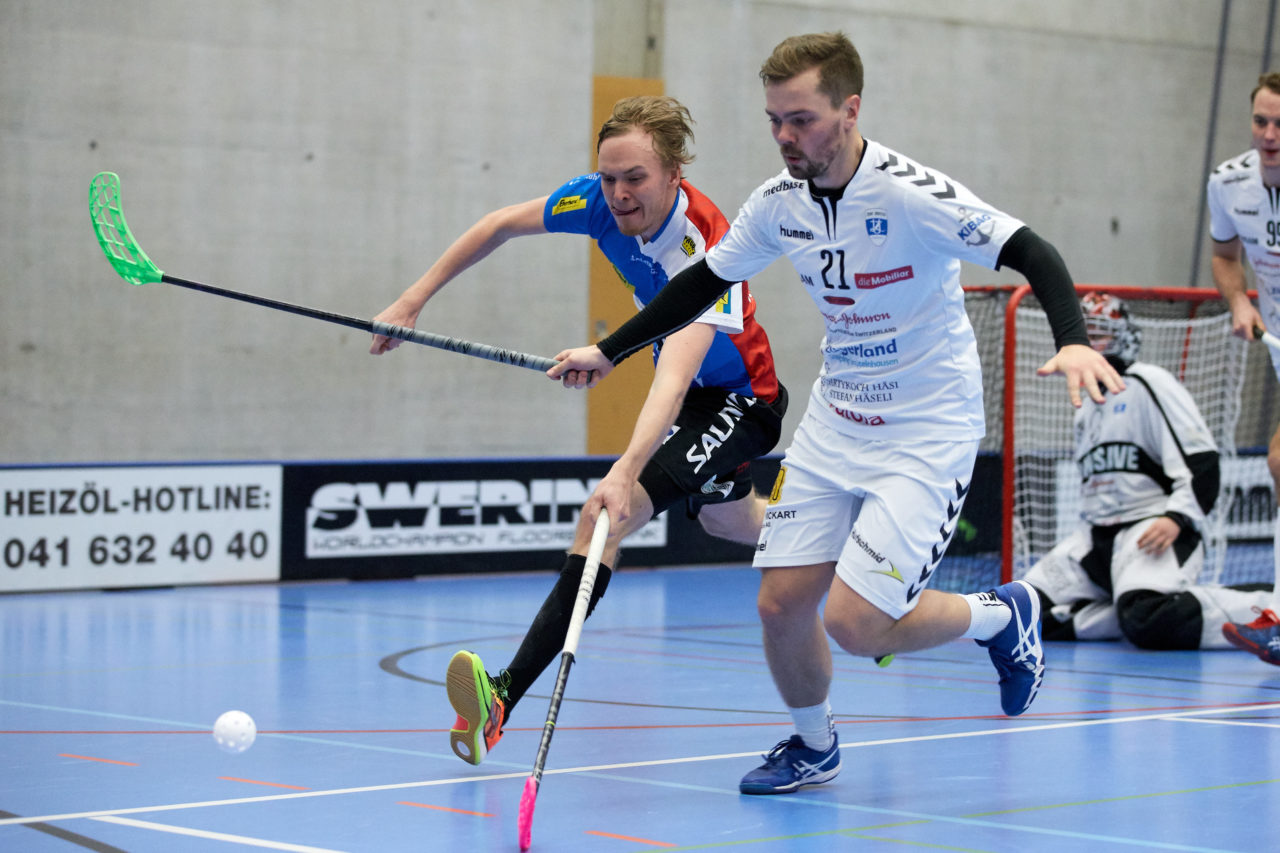 Zug United Herren NLA
Zug United - Kloten-Bülach Jets 
Resultat 6 : 5 am 11. November 2017 in der Sporthalle Schönenbühl in Unterägeri 
Bild: Michael Peter