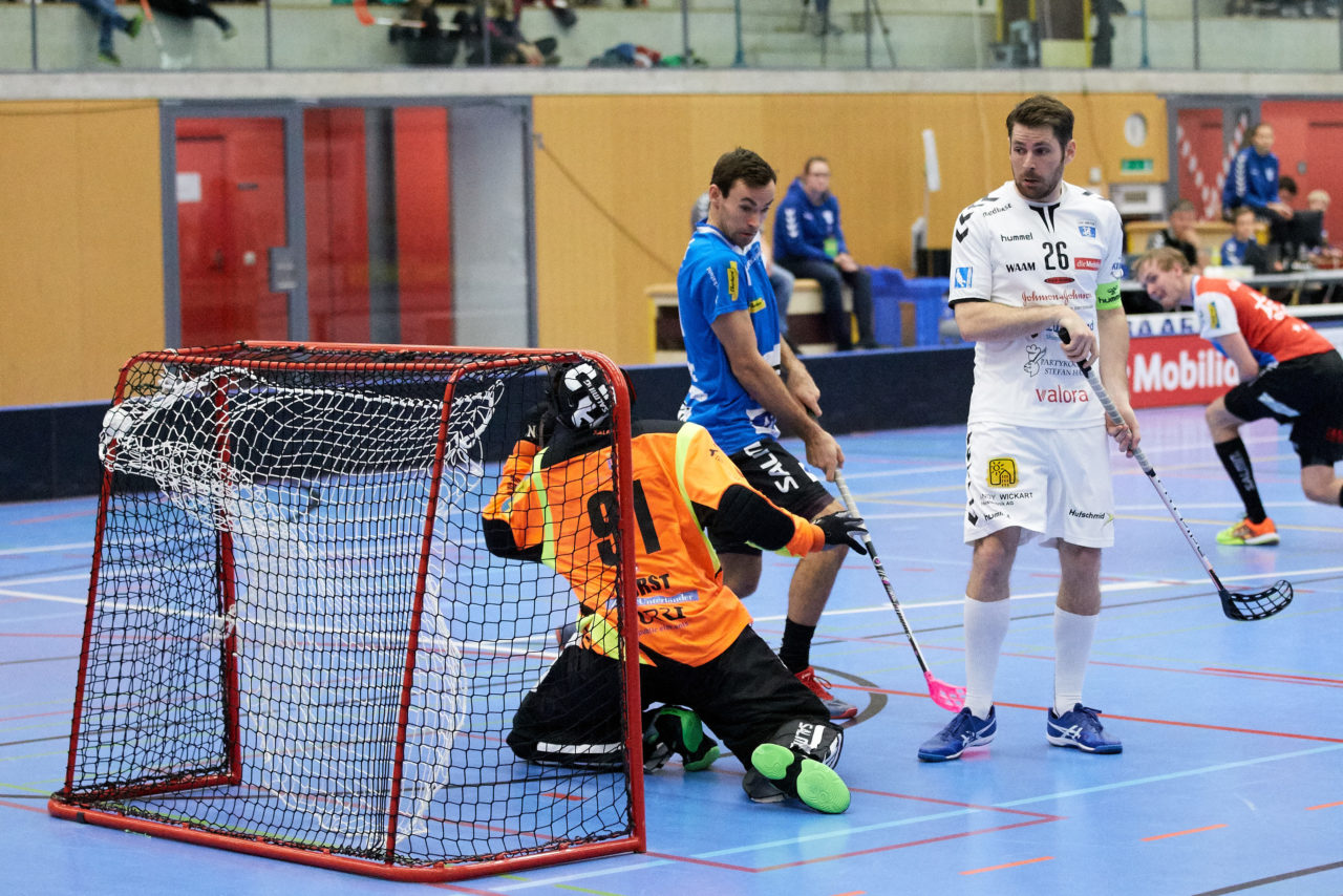 Zug United Herren NLA
Zug United - Kloten-Bülach Jets 
Resultat 6 : 5 am 11. November 2017 in der Sporthalle Schönenbühl in Unterägeri 
Bild: Michael Peter