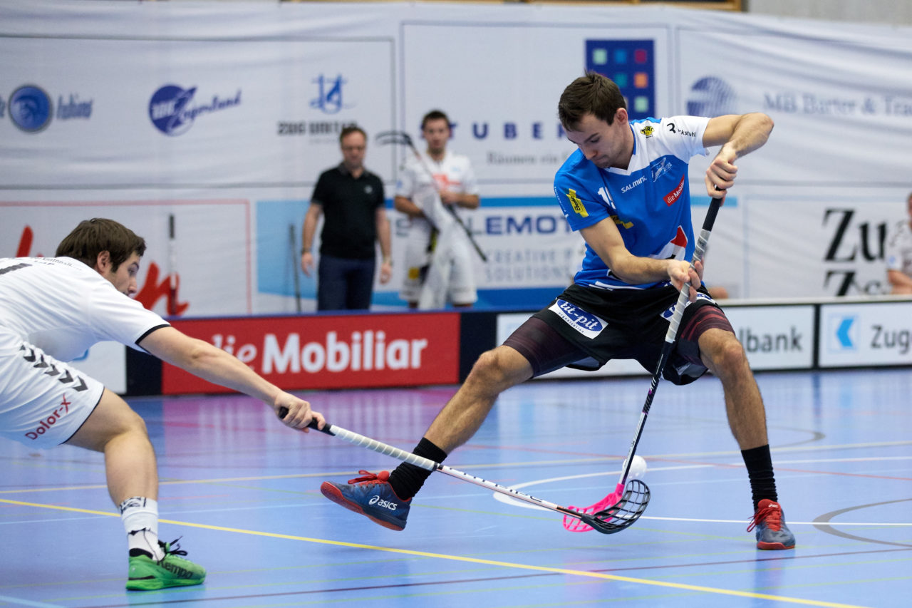 Zug United Herren NLA
Zug United - Kloten-Bülach Jets 
Resultat 6 : 5 am 11. November 2017 in der Sporthalle Schönenbühl in Unterägeri 
Bild: Michael Peter
