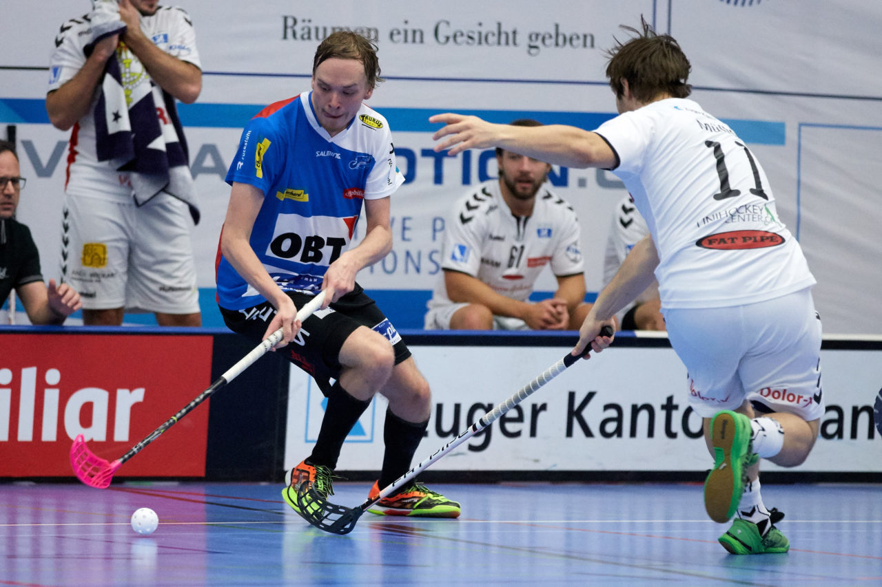 Zug United Herren NLA
Zug United - Kloten-Bülach Jets 
Resultat 6 : 5 am 11. November 2017 in der Sporthalle Schönenbühl in Unterägeri 
Bild: Michael Peter