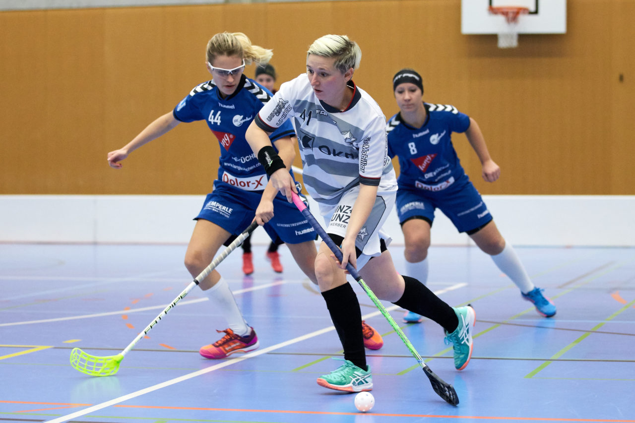 UHC Zugerland - Ad Astra Sarnen 
Resultat 3 : 6 
am 18. November 2017 in der Sporthalle Schönenbühl in Unterägeri 
Bild: Michael Peter