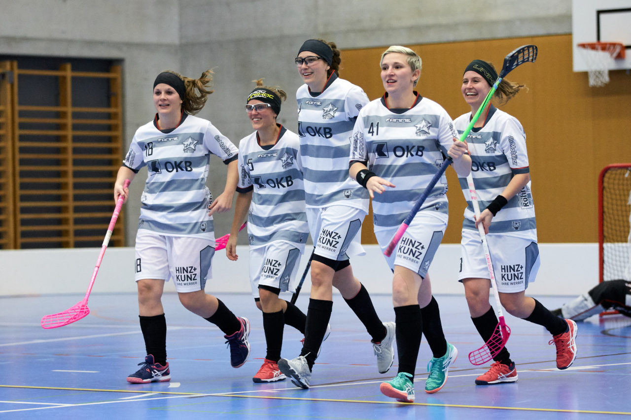 UHC Zugerland - Ad Astra Sarnen 
Resultat 3 : 6 
am 18. November 2017 in der Sporthalle Schönenbühl in Unterägeri 
Bild: Michael Peter