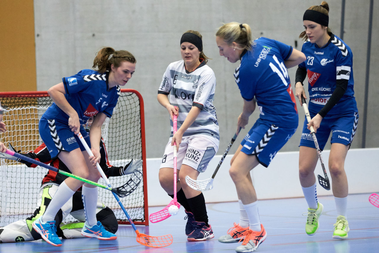 UHC Zugerland - Ad Astra Sarnen 
Resultat 3 : 6 
am 18. November 2017 in der Sporthalle Schönenbühl in Unterägeri 
Bild: Michael Peter