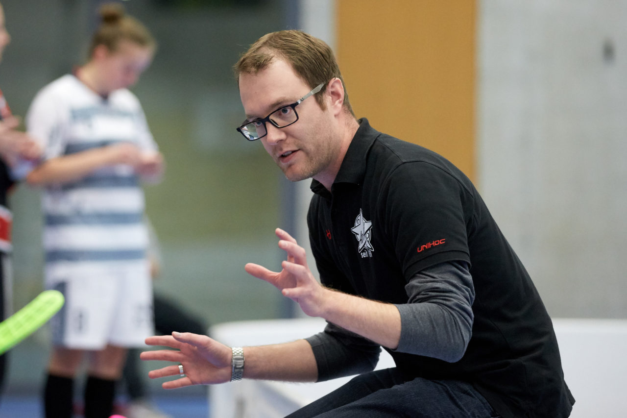 UHC Zugerland - Ad Astra Sarnen 
Resultat 3 : 6 
am 18. November 2017 in der Sporthalle Schönenbühl in Unterägeri 
Bild: Michael Peter