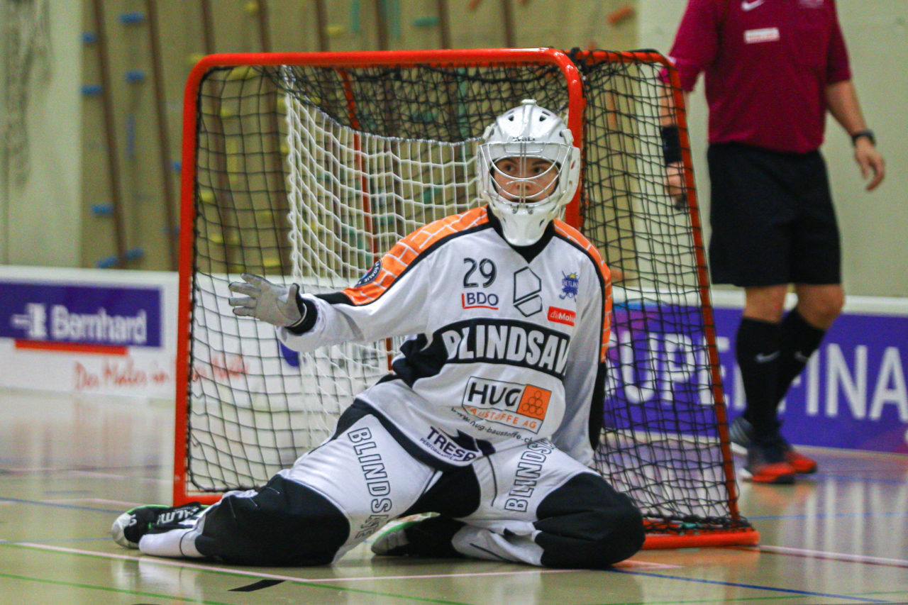 Hüenerweid (Dietlikon), 18.11.2017, Damen NLA 10. Runde, UHC Dietlikon - UH Red Lions Frauenfeld,  
(Claudio Schwarz, unihockey-fotos.ch), Monika Schmid (Nr. 29, UHC Dietlikon) im Tor

Copyright: Claudio Schwarz, unihockey-fotos.ch – Dieses Bild wurde durch swiss unihockey lizenziert und darf ausschliesslich auf den Online-Kanälen von swiss unihockey verwendet werden. Die redaktionelle oder kommerzielle Nutzung durch Dritte (Medien, Vereine, Unternehmen oder Privatpersonen) per Download von diesem flickr-Account ist ausgeschlossen. Das Bild kann bei Interesse via unihockey-fotos.ch kostenpflichtig lizenziert werden. unihockey-fotos.ch behält sich vor, fehlbaren Medien, Vereinen, Unternehmen oder Privatpersonen Bilder mit einem Zuschlag in Rechnung zu stellen.