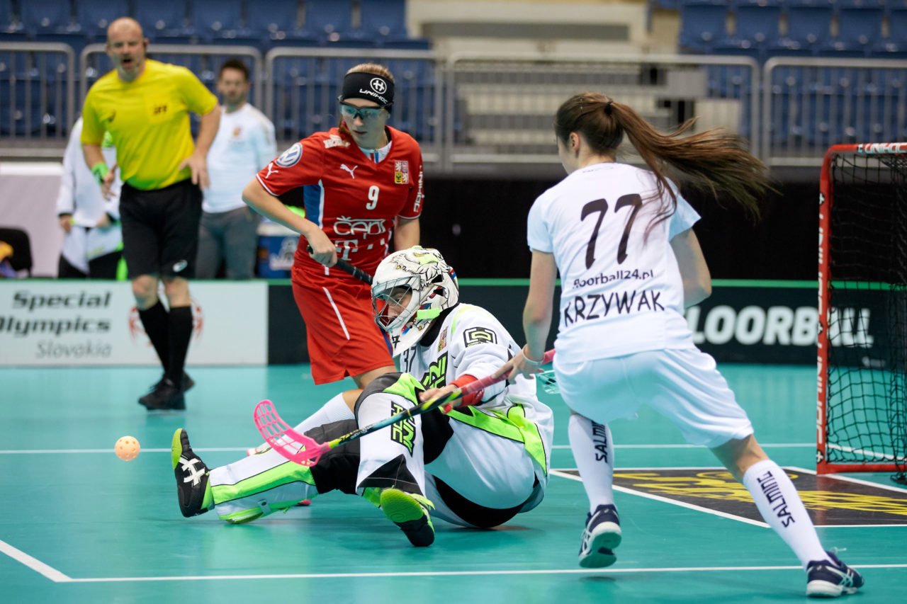 Women's World Floorball Championships 2017 
Stadion Ondreja Nepelu and Hant Arena Bratislava, Slovakia 
1rd - 9th December 2017 
Event website: www.iffwfc.org 
Photos: Michael Peter