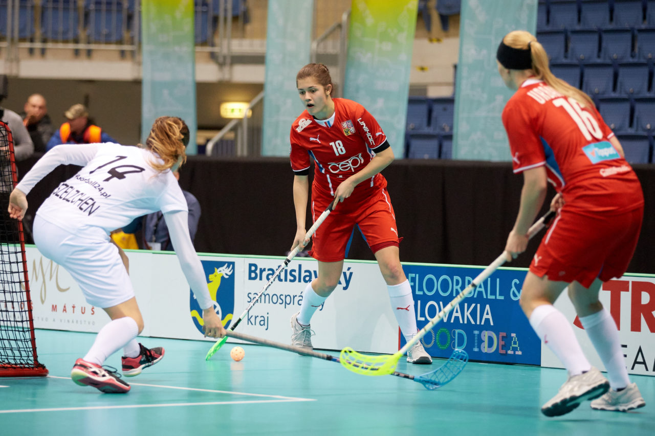 Women's World Floorball Championships 2017 
Stadion Ondreja Nepelu and Hant Arena Bratislava, Slovakia 
1rd - 9th December 2017 
Event website: www.iffwfc.org 
Photos: Michael Peter