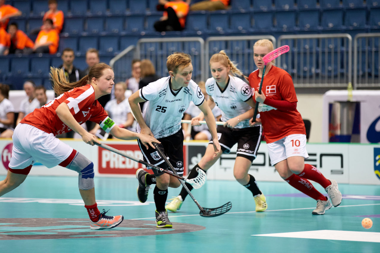 Women's World Floorball Championships 2017 
Stadion Ondreja Nepelu and Hant Arena Bratislava, Slovakia 
1rd - 9th December 2017 
Event website: www.iffwfc.org 
Photos: Michael Peter