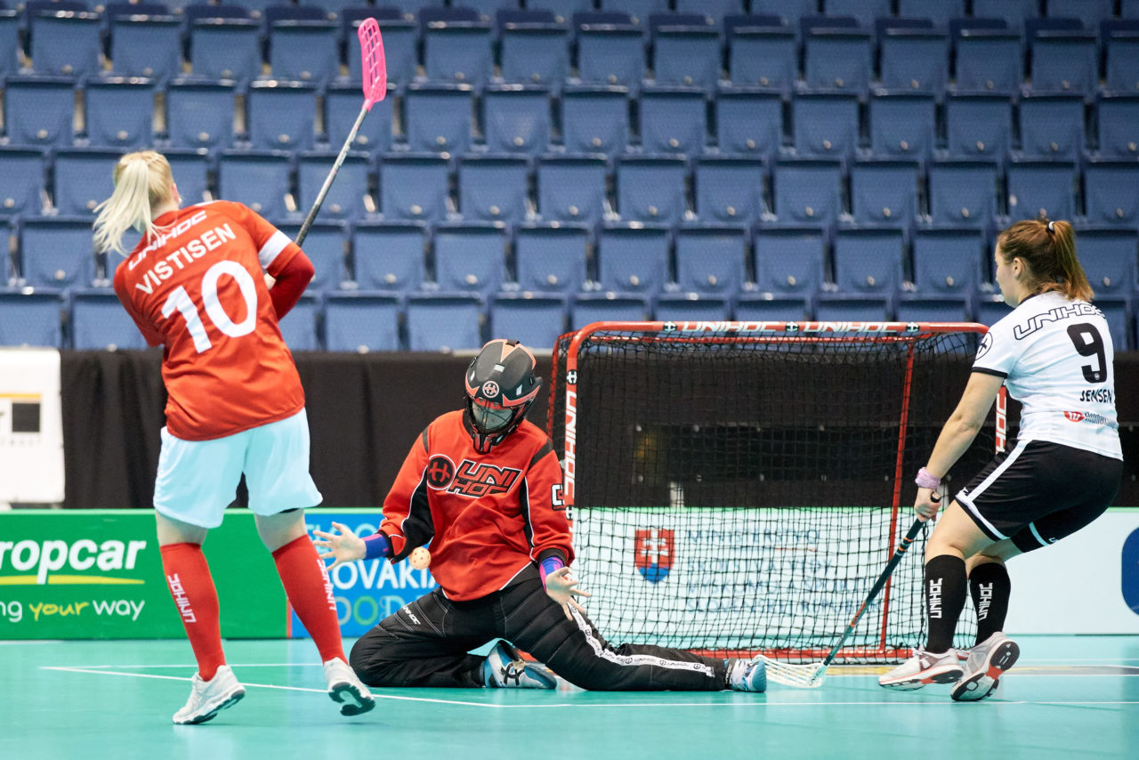 Women's World Floorball Championships 2017 
Stadion Ondreja Nepelu and Hant Arena Bratislava, Slovakia 
1rd - 9th December 2017 
Event website: www.iffwfc.org 
Photos: Michael Peter