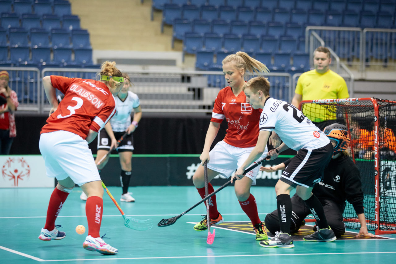 Women's World Floorball Championships 2017 
Stadion Ondreja Nepelu and Hant Arena Bratislava, Slovakia 
1rd - 9th December 2017 
Event website: www.iffwfc.org 
Photos: Michael Peter