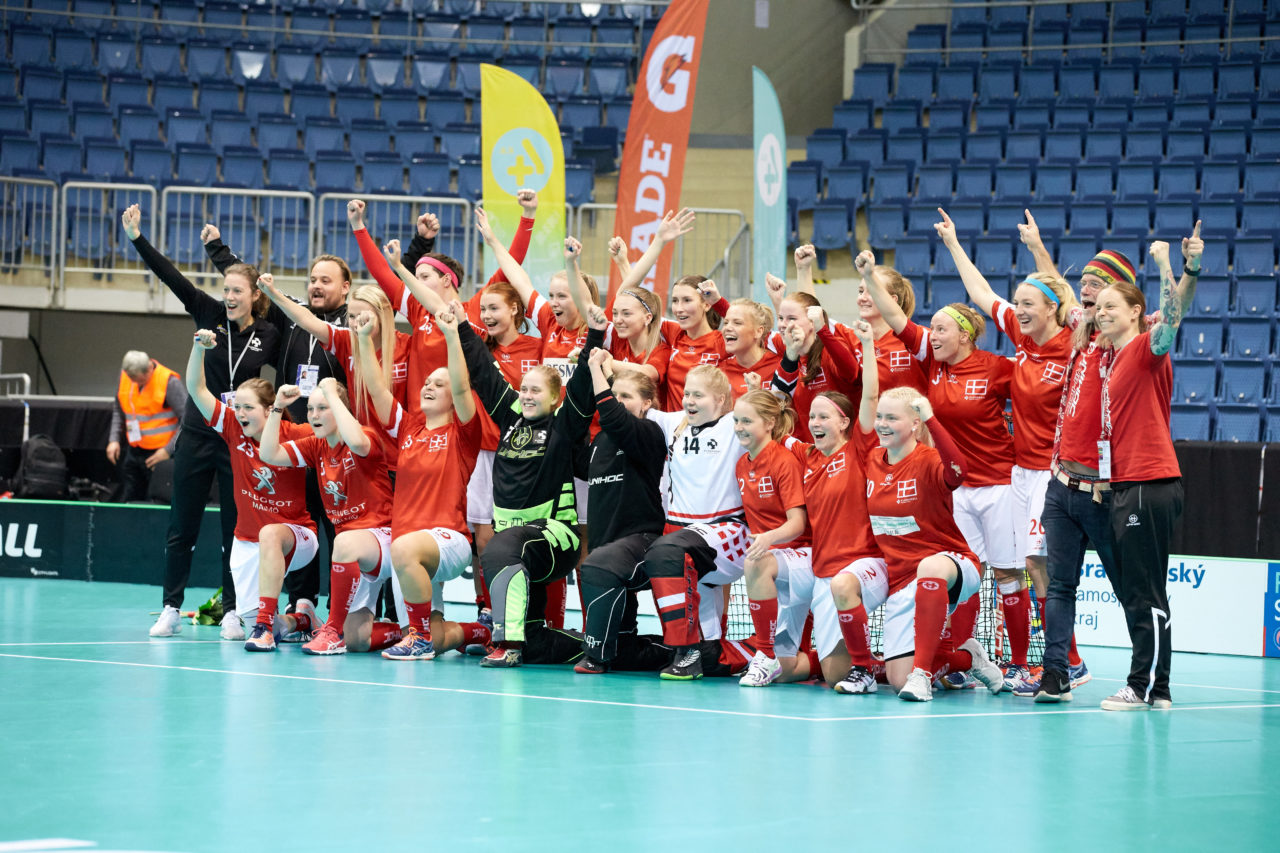 Women's World Floorball Championships 2017 
Stadion Ondreja Nepelu and Hant Arena Bratislava, Slovakia 
1rd - 9th December 2017 
Event website: www.iffwfc.org 
Photos: Michael Peter