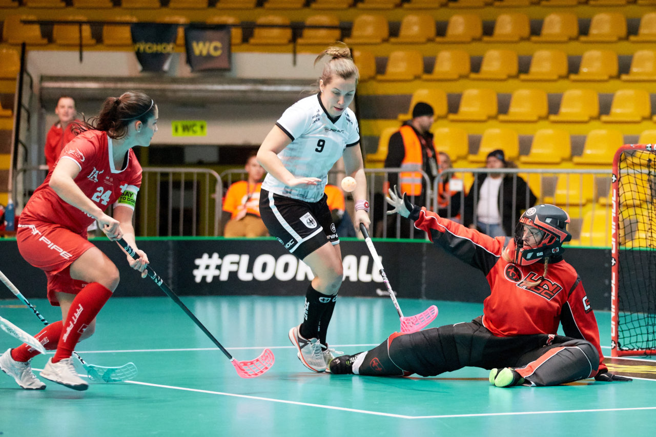 Women's World Floorball Championships 2017 
Stadion Ondreja Nepelu and Hant Arena Bratislava, Slovakia 
1rd - 9th December 2017 
Event website: www.iffwfc.org 
Photos: Michael Peter