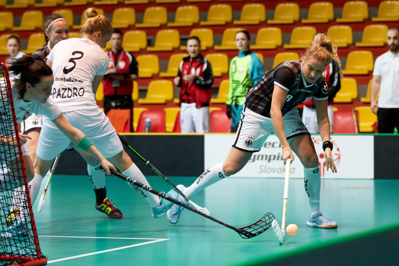 Women's World Floorball Championships 2017 
Stadion Ondreja Nepelu and Hant Arena Bratislava, Slovakia 
1rd - 9th December 2017 
Event website: www.iffwfc.org 
Photos: Michael Peter