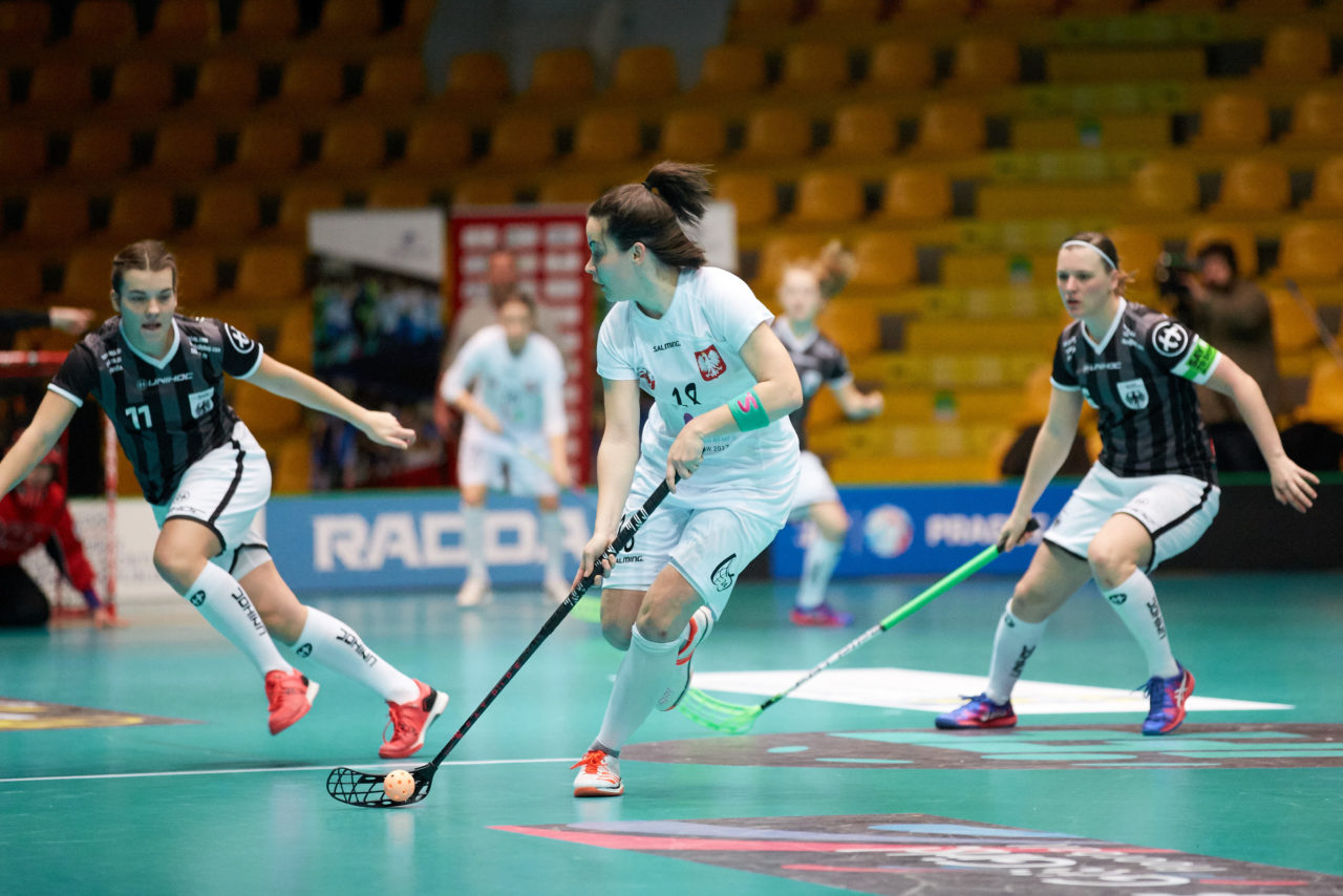 Women's World Floorball Championships 2017 
Stadion Ondreja Nepelu and Hant Arena Bratislava, Slovakia 
1rd - 9th December 2017 
Event website: www.iffwfc.org 
Photos: Michael Peter
