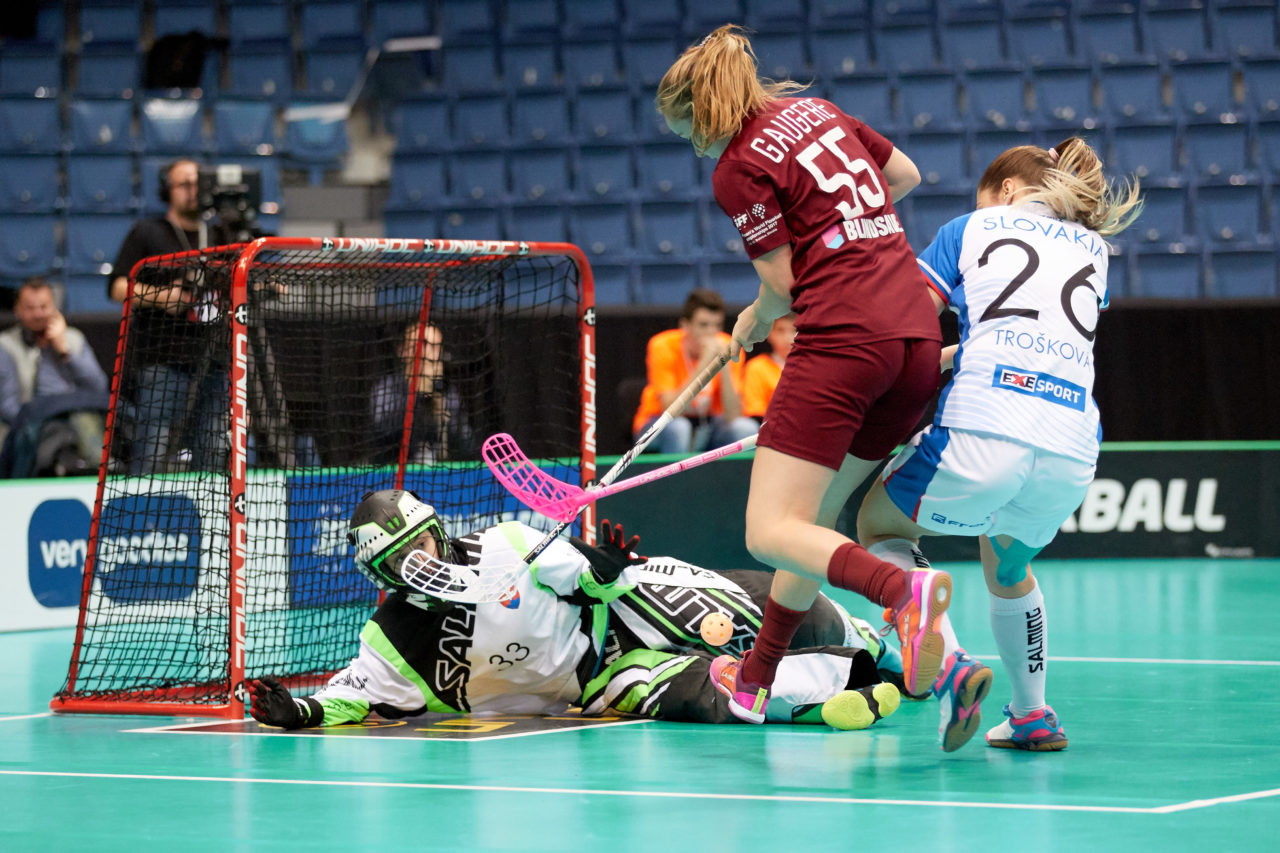 Women's World Floorball Championships 2017 
Stadion Ondreja Nepelu and Hant Arena Bratislava, Slovakia 
1rd - 9th December 2017 
Event website: www.iffwfc.org 
Photos: Michael Peter