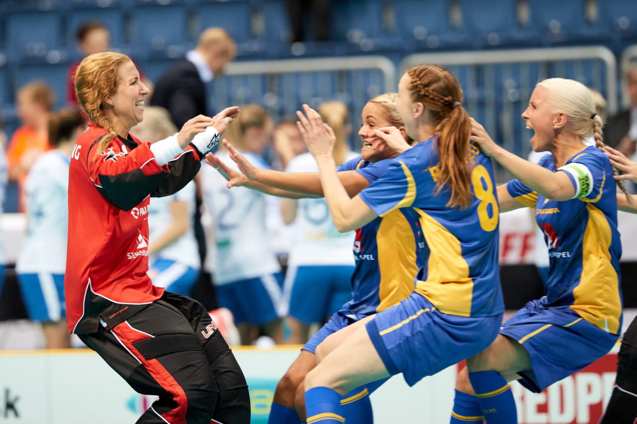 Women's World Floorball Championships 2017 
Stadion Ondreja Nepelu and Hant Arena Bratislava, Slovakia 
1rd - 9th December 2017 
Event website: www.iffwfc.org 
Photos: Michael Peter