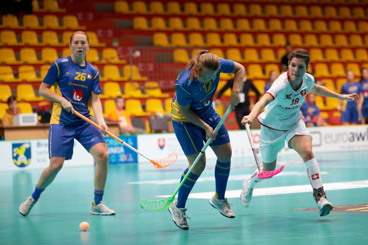 Women's World Floorball Championships 2017 
Stadion Ondreja Nepelu and Hant Arena Bratislava, Slovakia 
1rd - 9th December 2017 
Event website: www.iffwfc.org 
Photos: Michael Peter