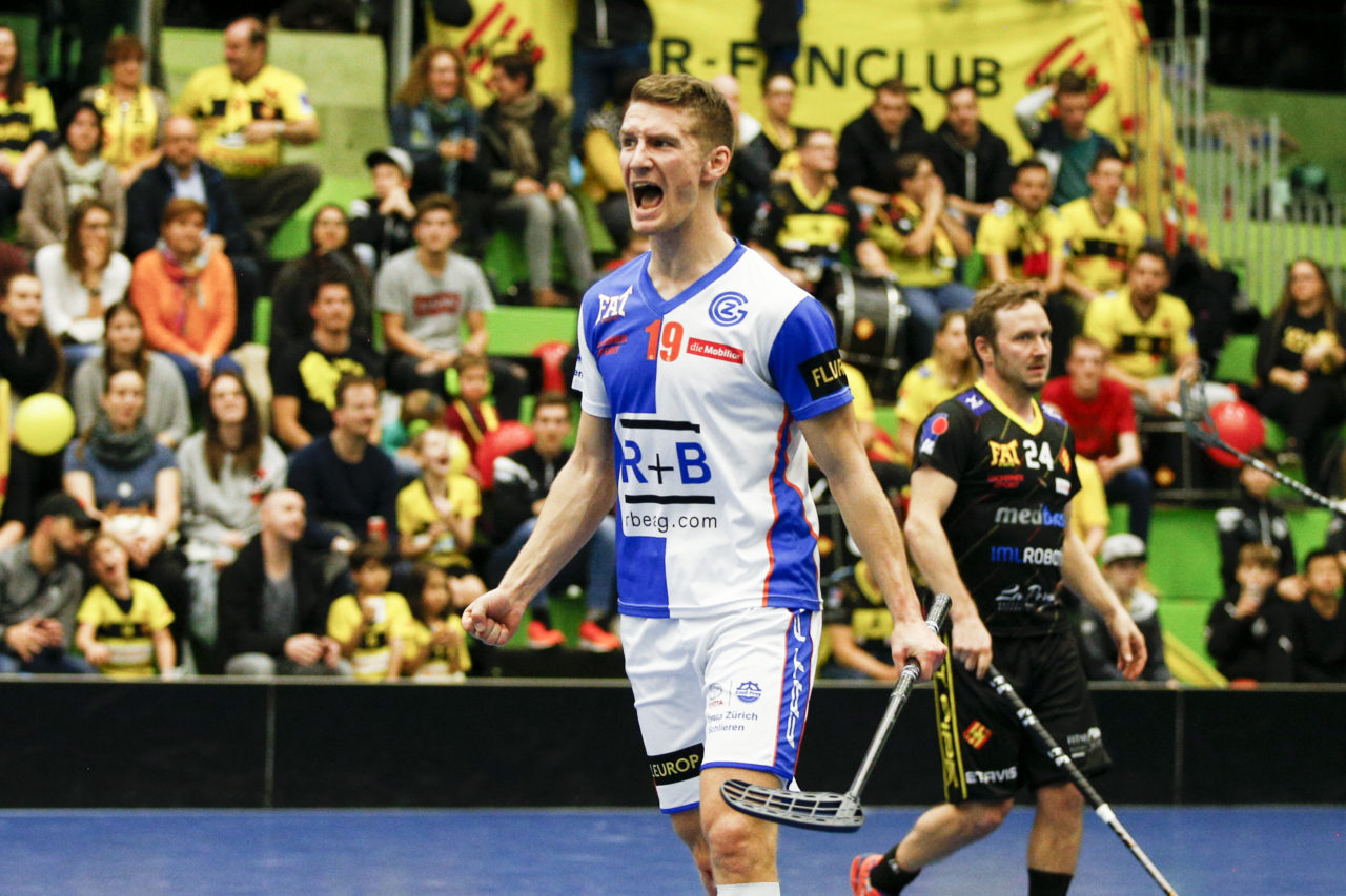 Daniel Steiger (Nr. 19, GC Unihockey) jubelt nach dem Anschlusstreffer.

(Cup Halbfinale; GC - HC Rychenberg Winterthur; 12.1.2018,; Sporthalle Hardau, Zuerich)
Photos: www.unihockey-fotos.ch / Claudio Thoma